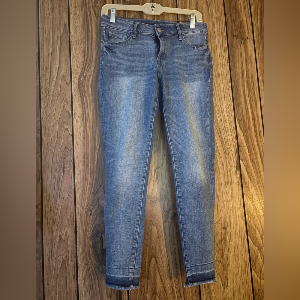 Old Navy Women's Skinny Jeans in Medium Blue Wash